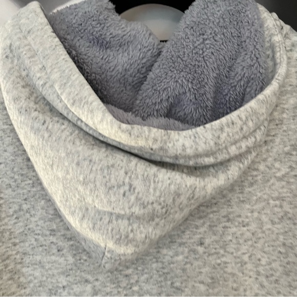 TNA hooded sweatshirt size large - Picture 4 of 4